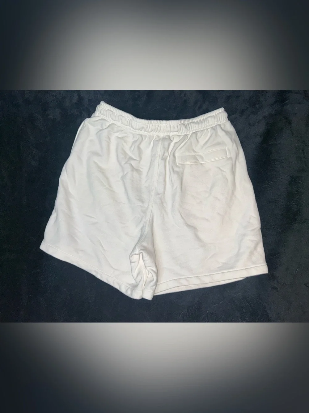 Nike Club Flow Black Logo Fleece Off White Shorts 5 In Men Size Small FN3520-133